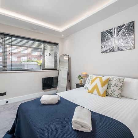 Skyvillion - Cozy Large 4 & 1 Bed Apartments In London Enfield, Mins To Tube Station, Free Wi-Fi Eksteriør billede
