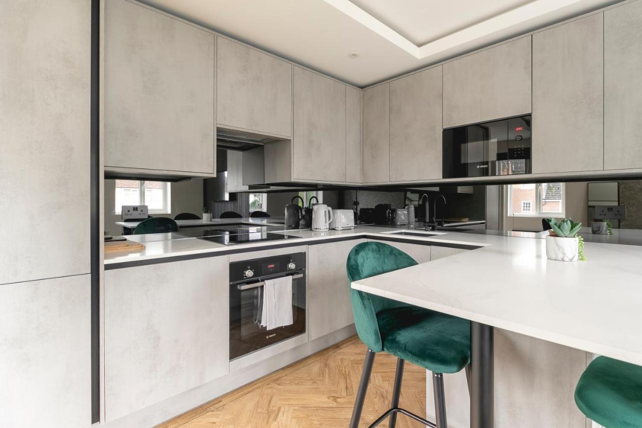 Skyvillion - Cozy Large 4 & 1 Bed Apartments In London Enfield, Mins To Tube Station, Free Wi-Fi Eksteriør billede