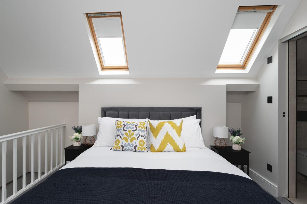 Skyvillion - Cozy Large 4 & 1 Bed Apartments In London Enfield, Mins To Tube Station, Free Wi-Fi Eksteriør billede