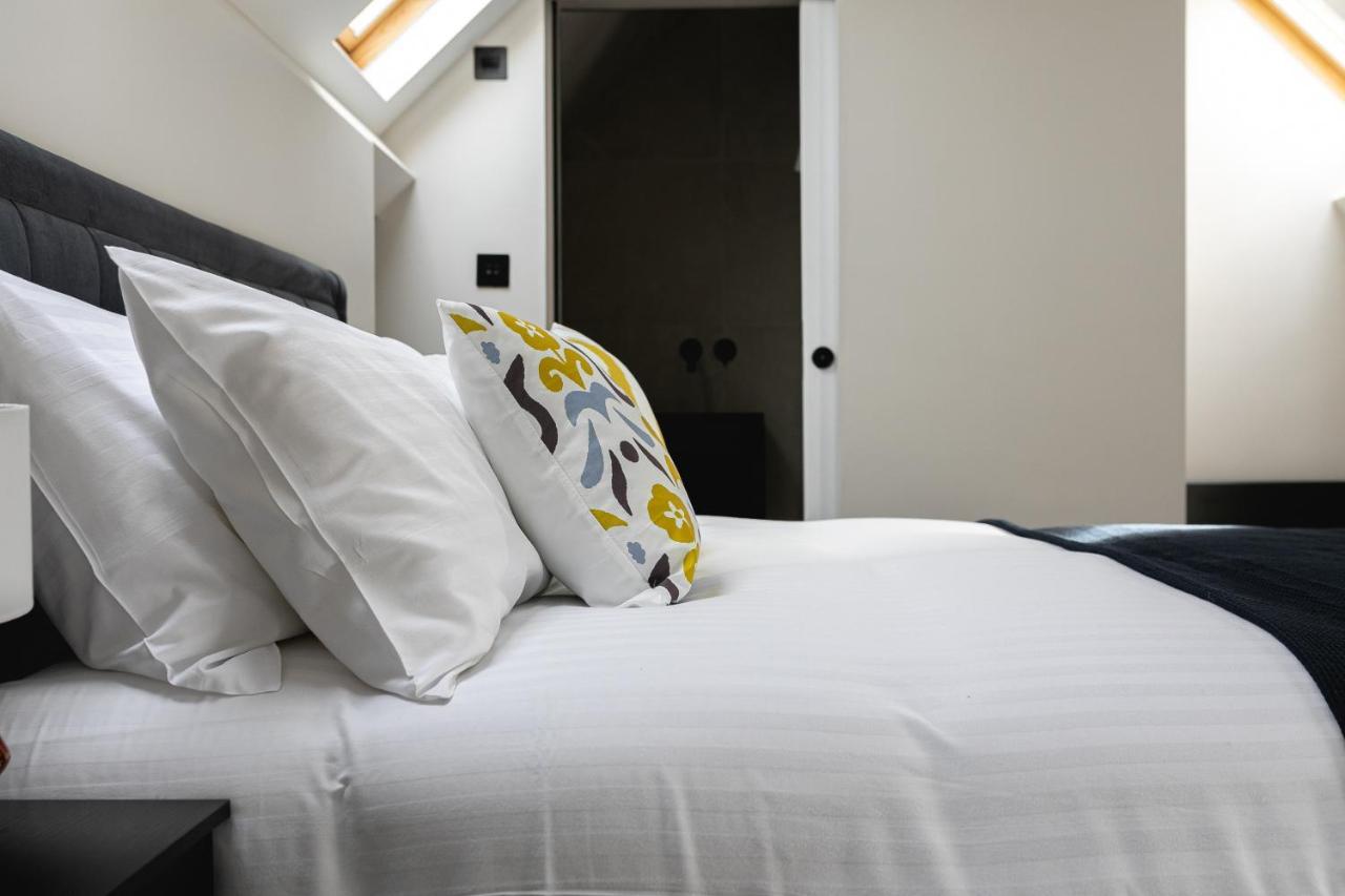 Skyvillion - Cozy Large 4 & 1 Bed Apartments In London Enfield, Mins To Tube Station, Free Wi-Fi Eksteriør billede