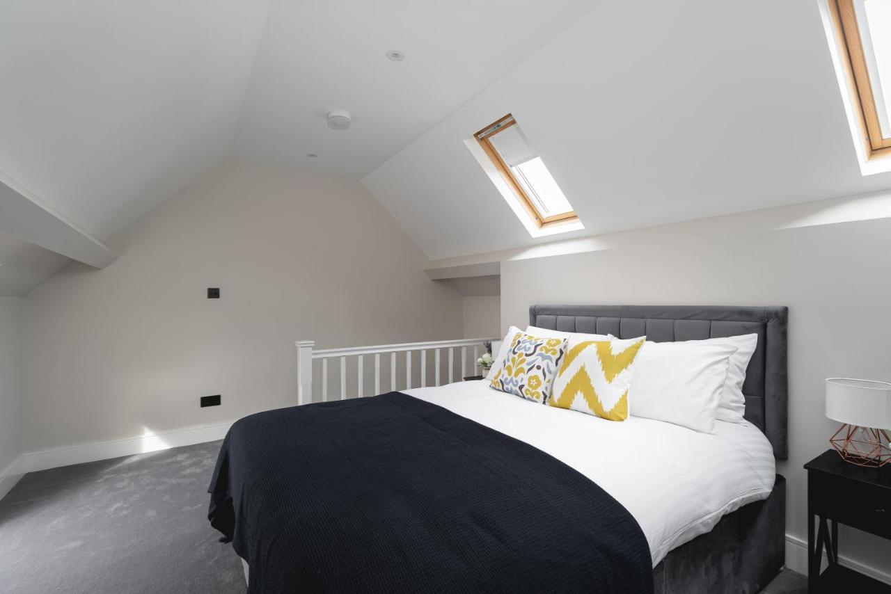 Skyvillion - Cozy Large 4 & 1 Bed Apartments In London Enfield, Mins To Tube Station, Free Wi-Fi Eksteriør billede