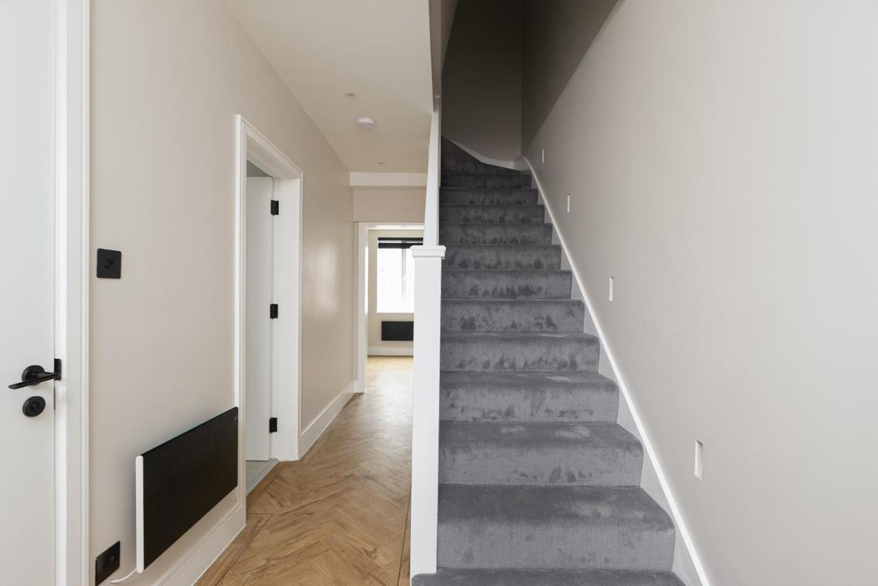 Skyvillion - Cozy Large 4 & 1 Bed Apartments In London Enfield, Mins To Tube Station, Free Wi-Fi Eksteriør billede