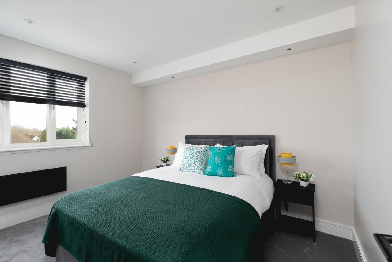 Skyvillion - Cozy Large 4 & 1 Bed Apartments In London Enfield, Mins To Tube Station, Free Wi-Fi Eksteriør billede