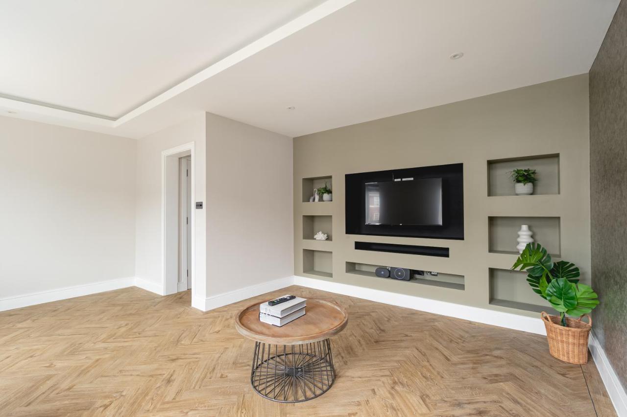 Skyvillion - Cozy Large 4 & 1 Bed Apartments In London Enfield, Mins To Tube Station, Free Wi-Fi Eksteriør billede