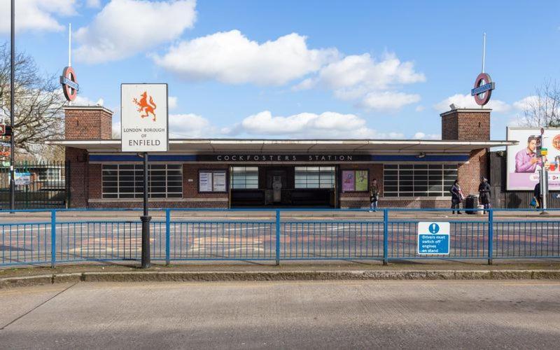 Skyvillion - Cozy Large 4 & 1 Bed Apartments In London Enfield, Mins To Tube Station, Free Wi-Fi Eksteriør billede