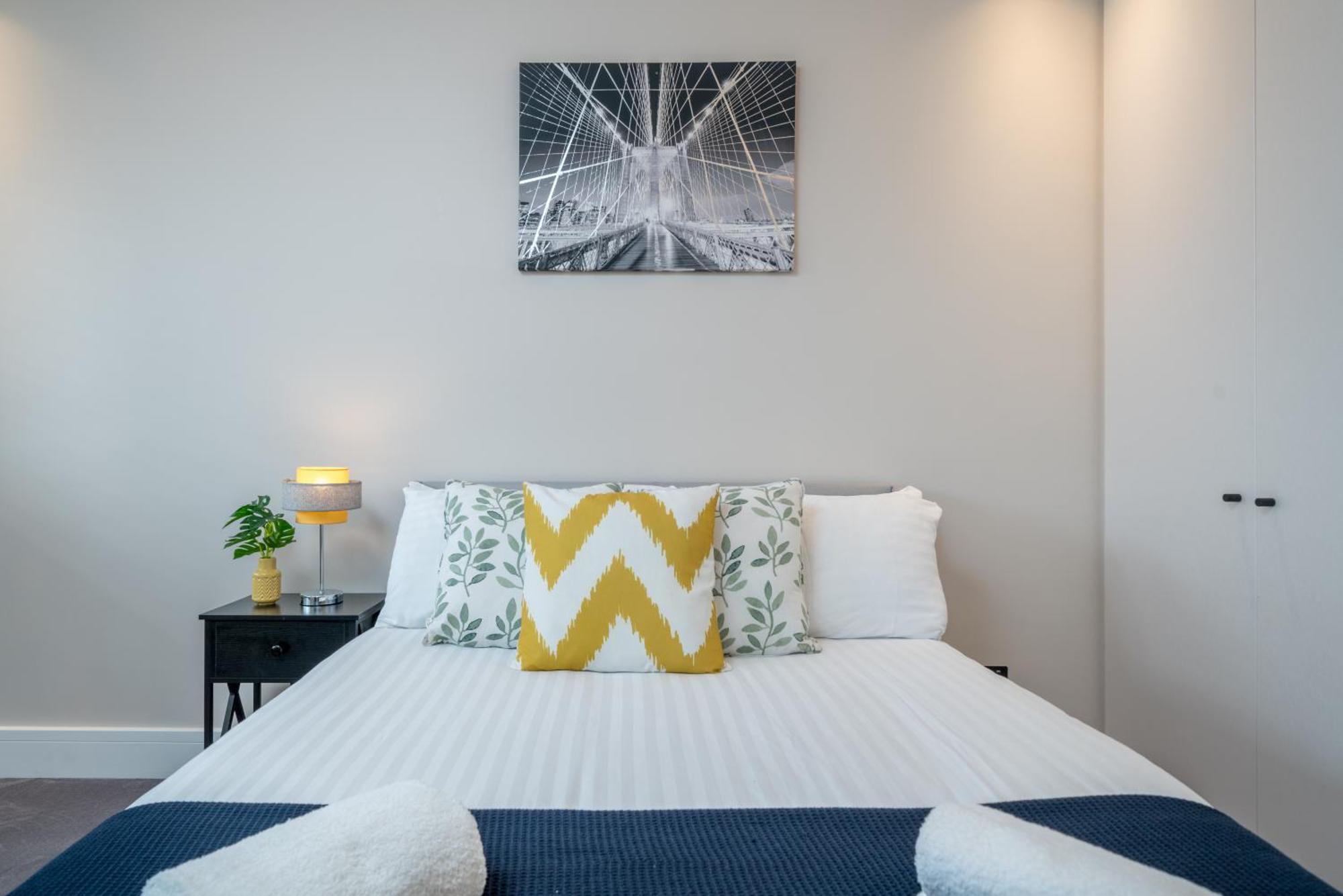 Skyvillion - Cozy Large 4 & 1 Bed Apartments In London Enfield, Mins To Tube Station, Free Wi-Fi Eksteriør billede