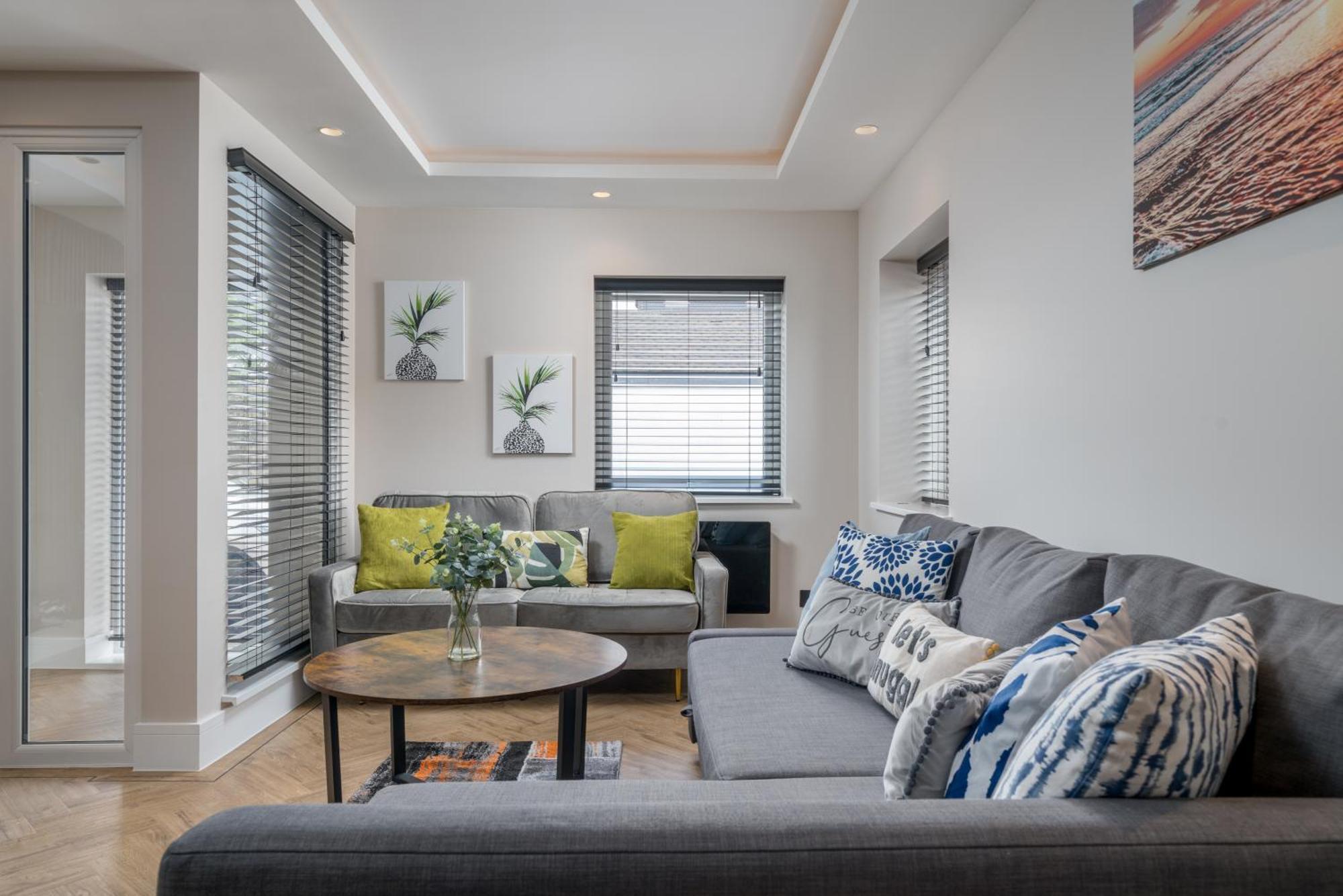 Skyvillion - Cozy Large 4 & 1 Bed Apartments In London Enfield, Mins To Tube Station, Free Wi-Fi Eksteriør billede