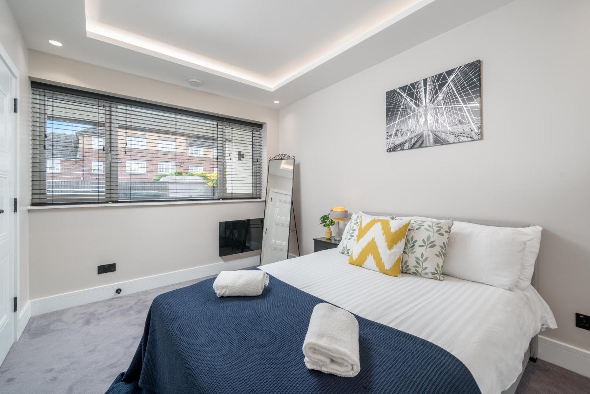 Skyvillion - Cozy Large 4 & 1 Bed Apartments In London Enfield, Mins To Tube Station, Free Wi-Fi Eksteriør billede