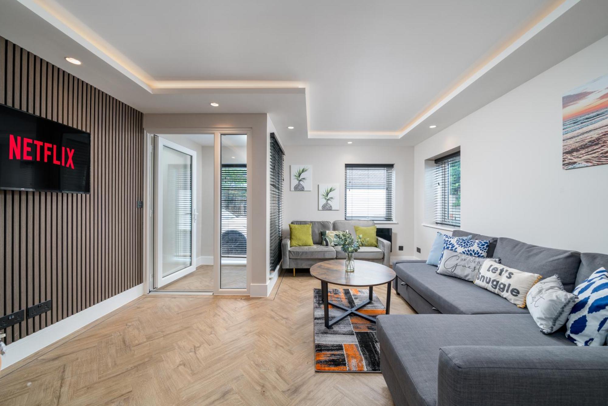 Skyvillion - Cozy Large 4 & 1 Bed Apartments In London Enfield, Mins To Tube Station, Free Wi-Fi Eksteriør billede